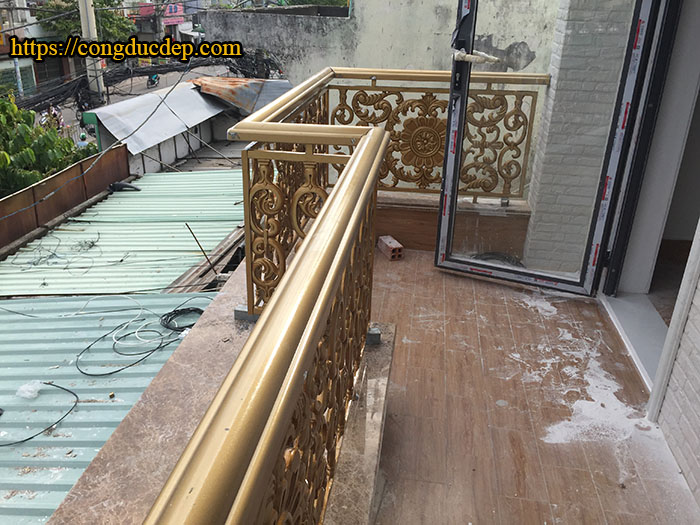 Mẫu lan can nhà phố cổ điển